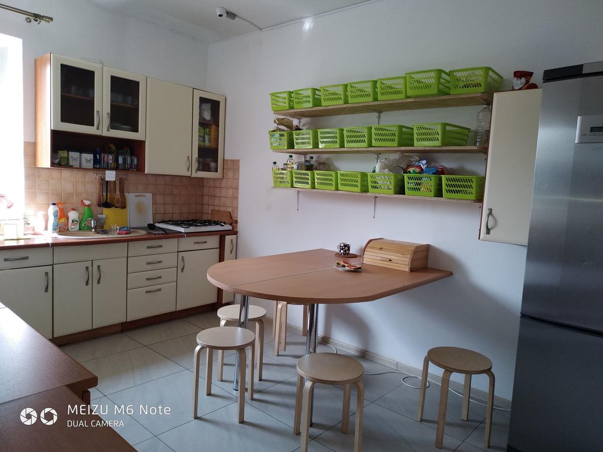 Bart House Gyvenimas sodyboje *